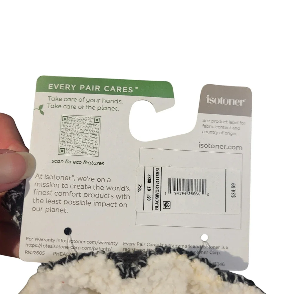 NWT Isotoner eco comfort black and white gloves, one size
